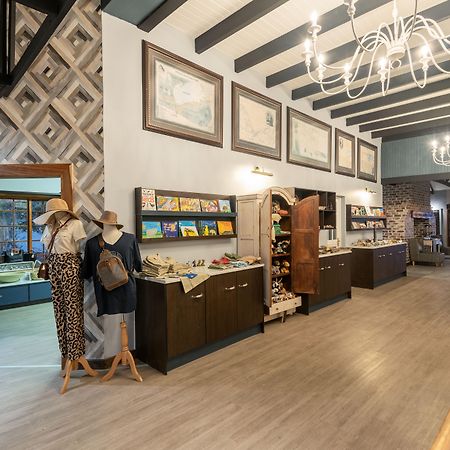 Gondwana Etosha Safari Lodge Okaukuejo Exteriör bild