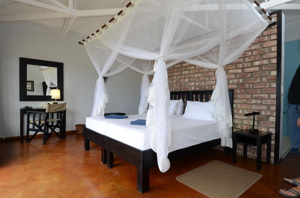 Gondwana Etosha Safari Lodge Okaukuejo Exteriör bild