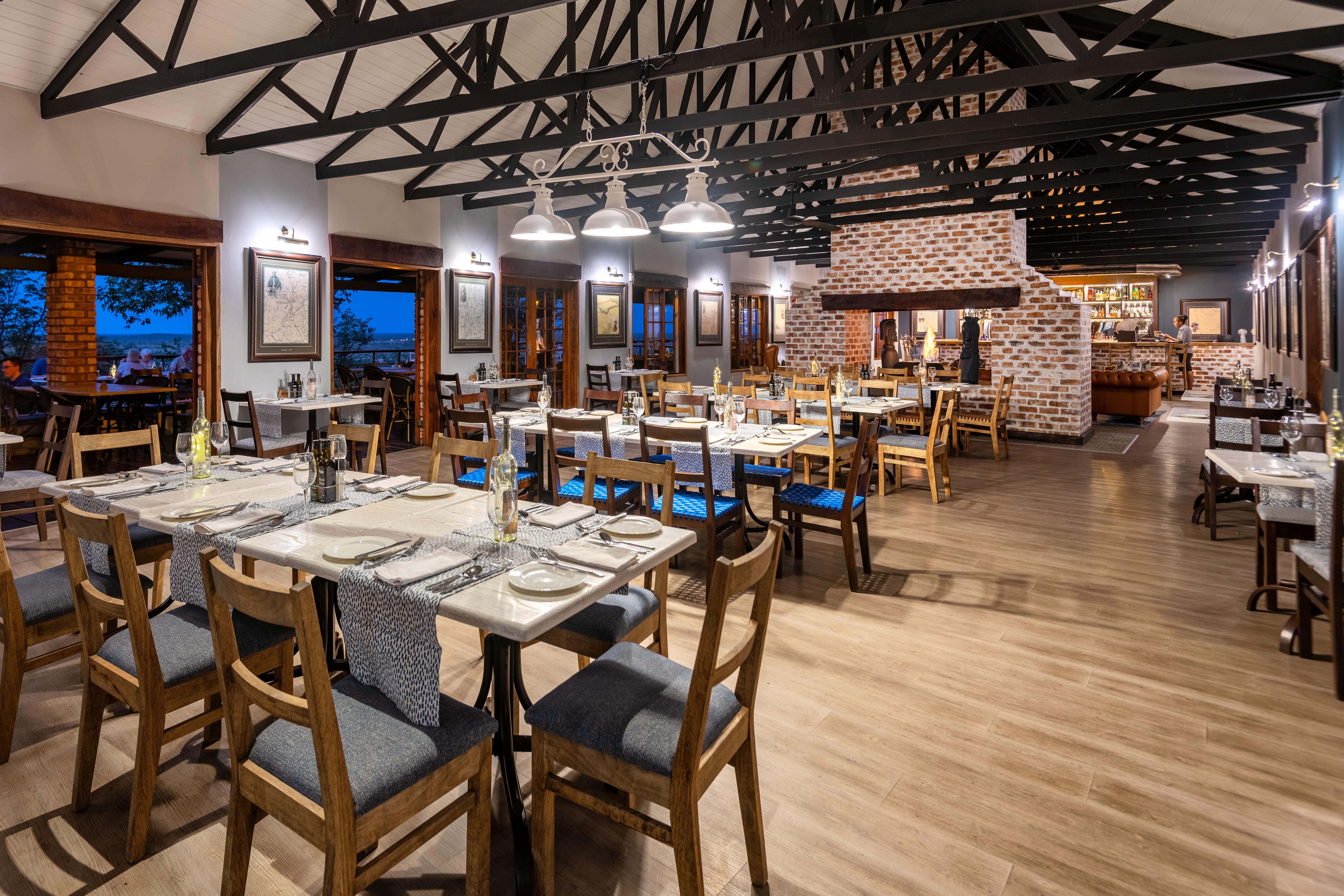 Gondwana Etosha Safari Lodge Okaukuejo Exteriör bild