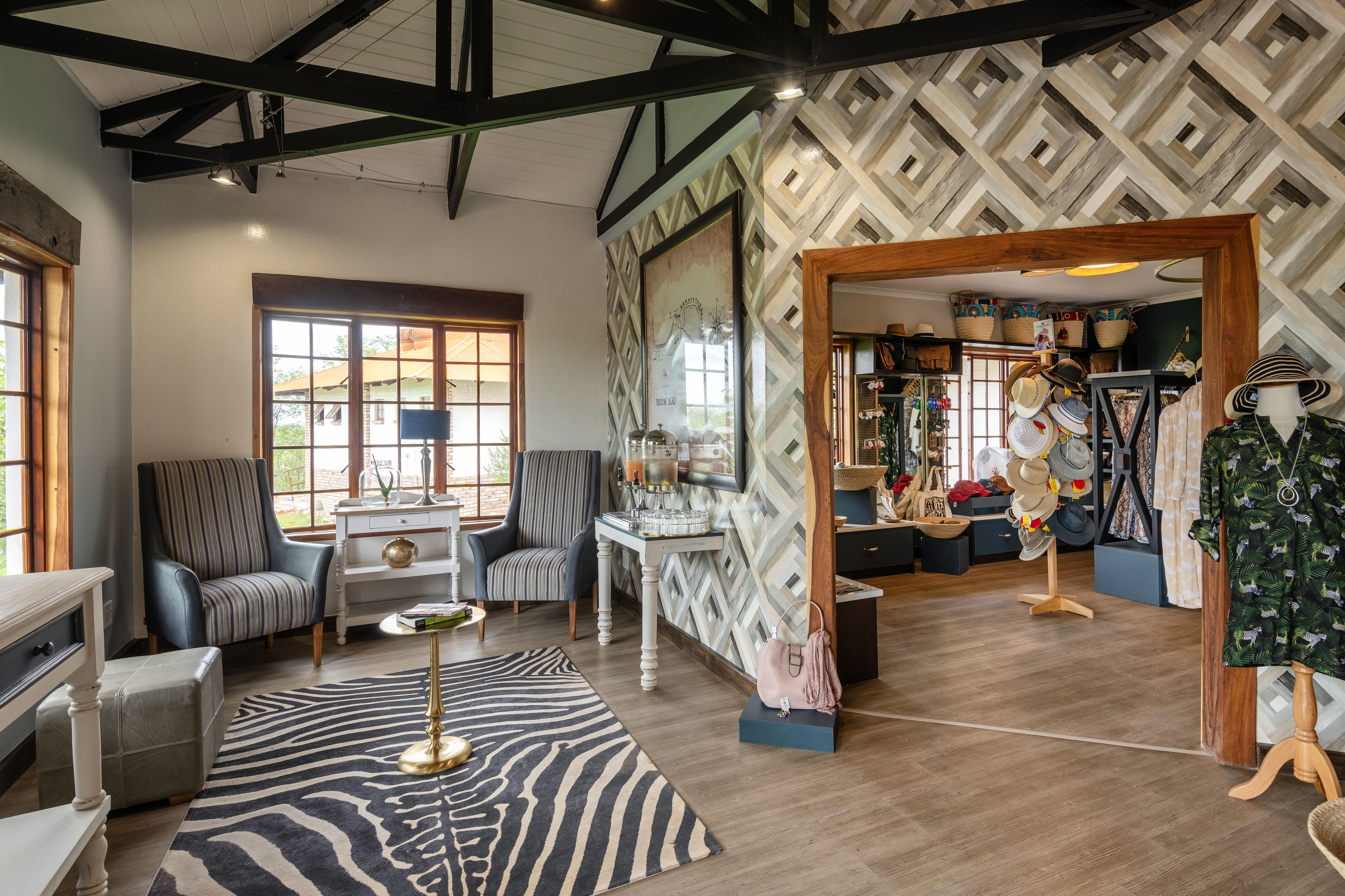 Gondwana Etosha Safari Lodge Okaukuejo Exteriör bild
