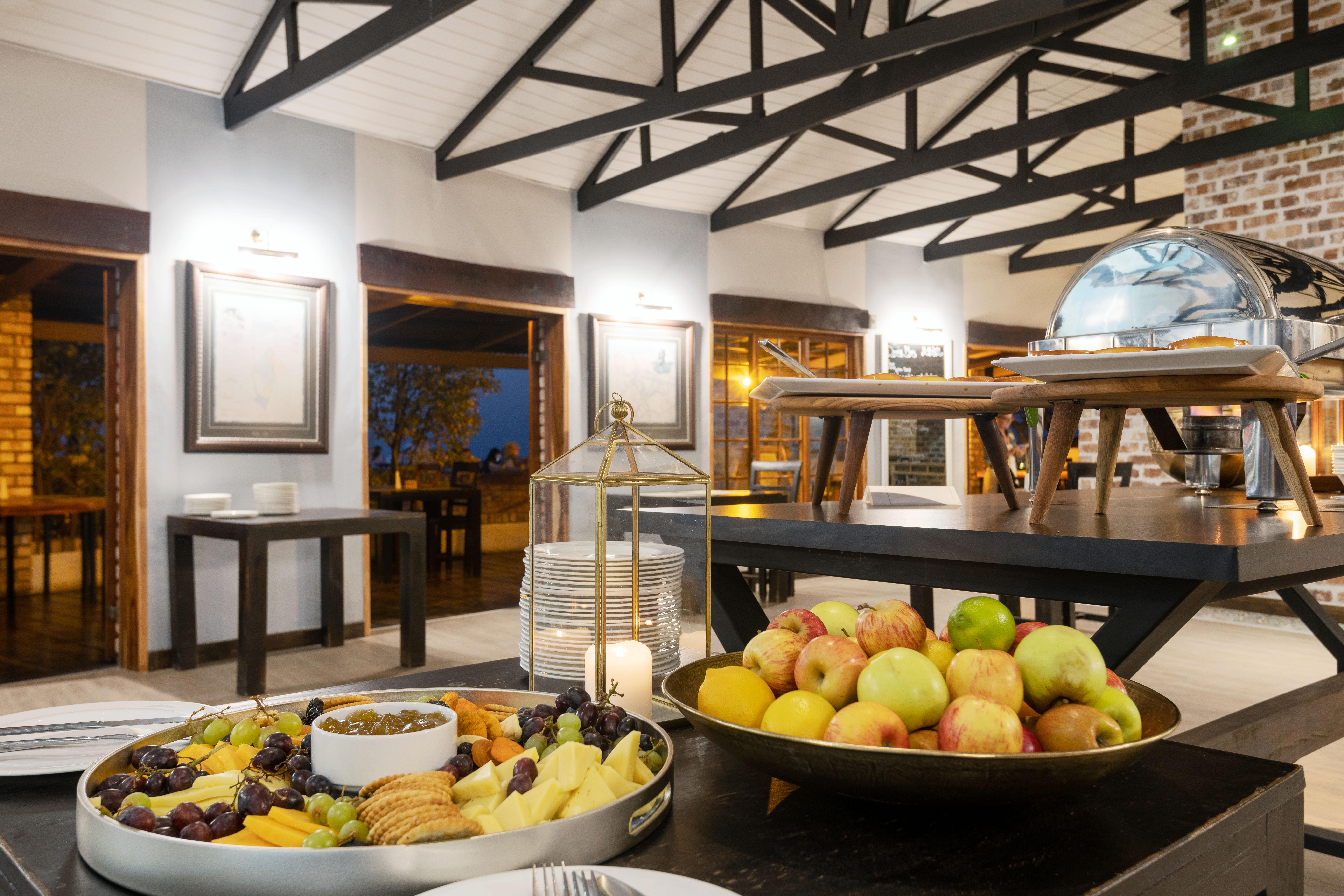 Gondwana Etosha Safari Lodge Okaukuejo Exteriör bild