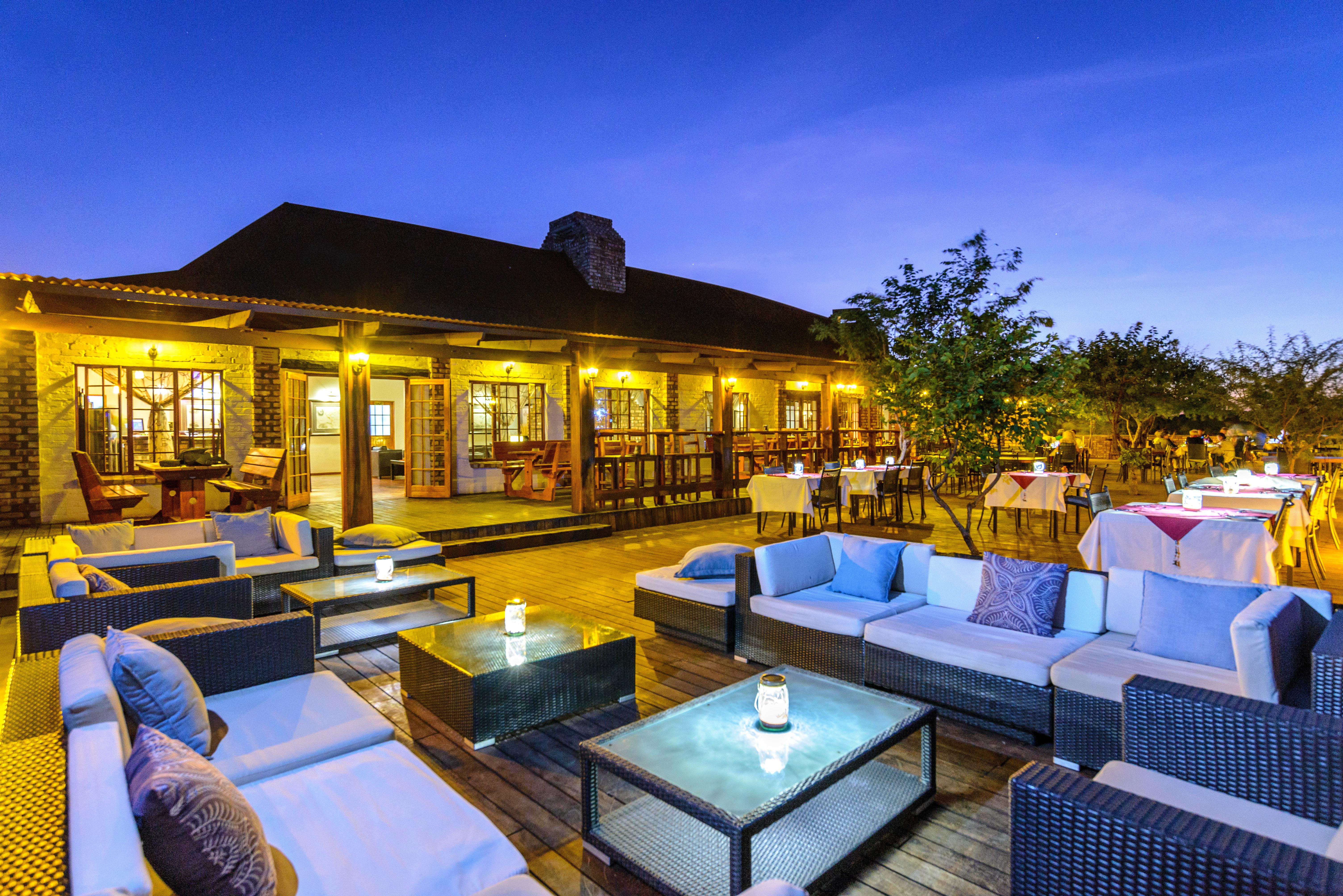 Gondwana Etosha Safari Lodge Okaukuejo Exteriör bild