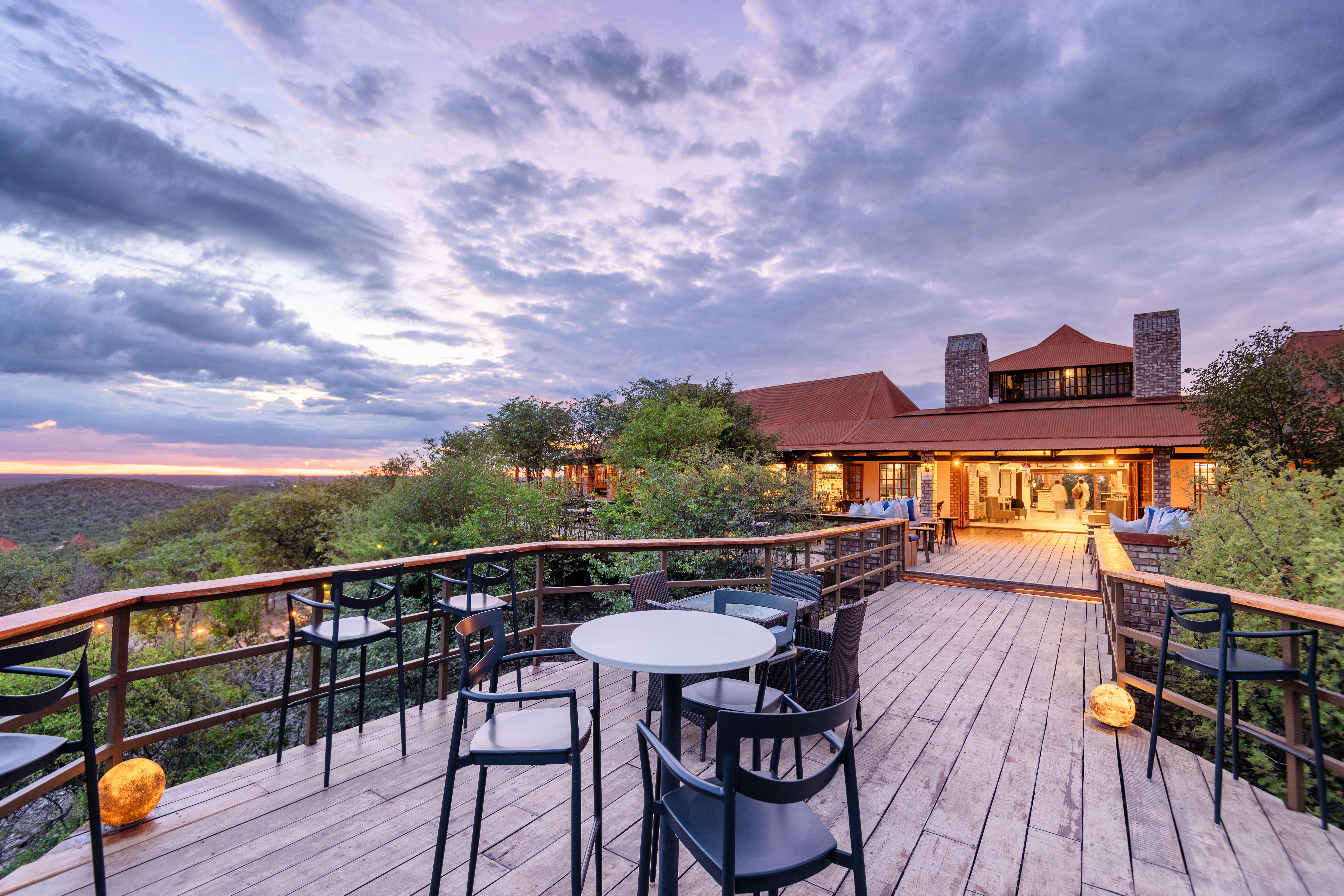 Gondwana Etosha Safari Lodge Okaukuejo Exteriör bild