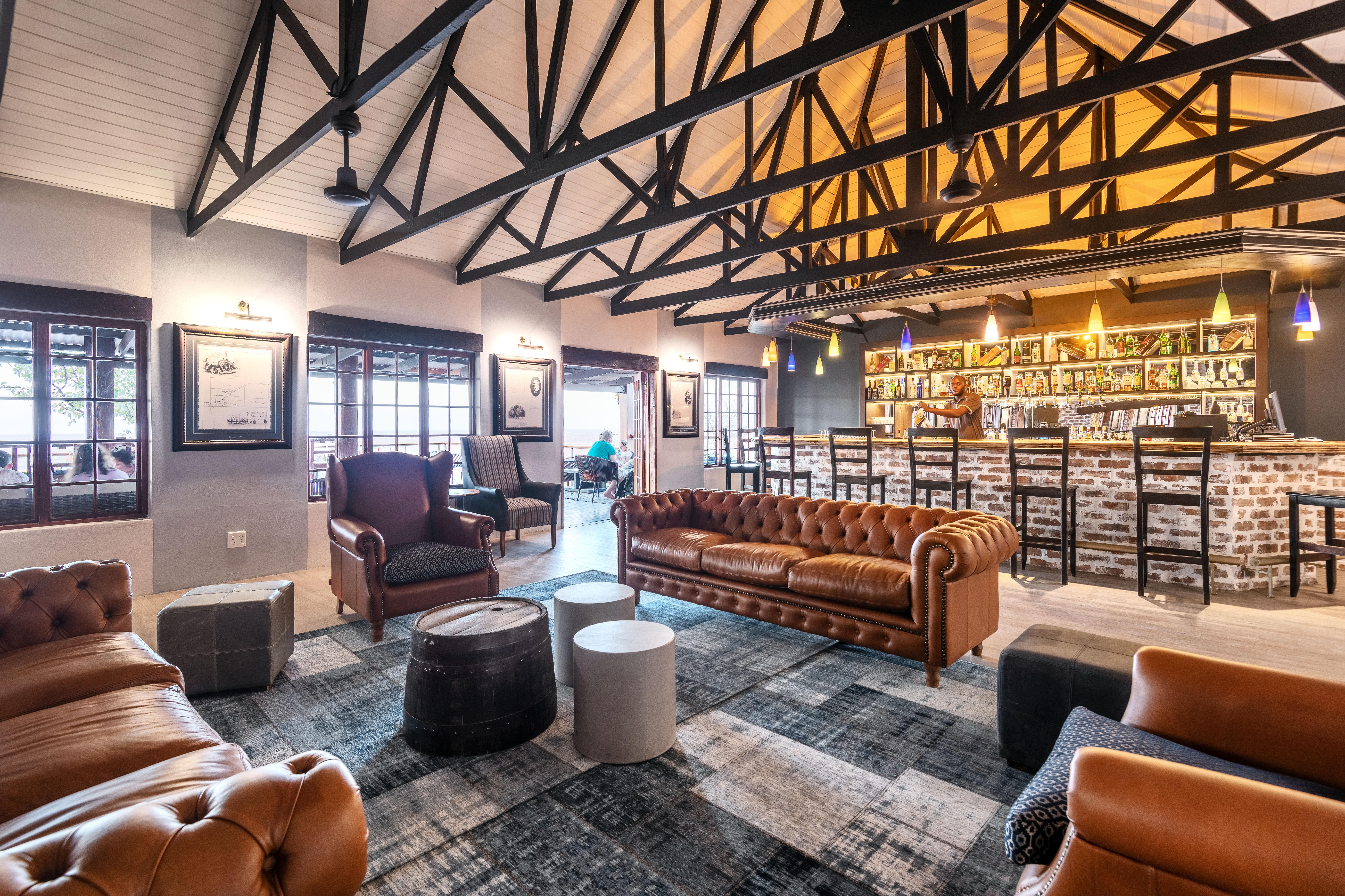 Gondwana Etosha Safari Lodge Okaukuejo Exteriör bild