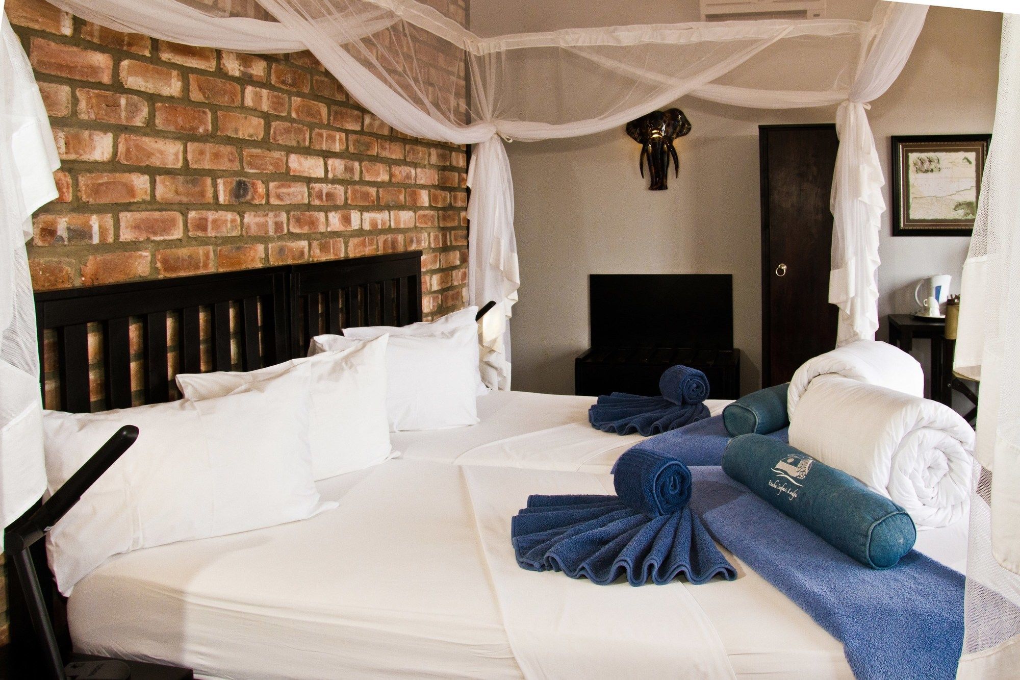 Gondwana Etosha Safari Lodge Okaukuejo Exteriör bild