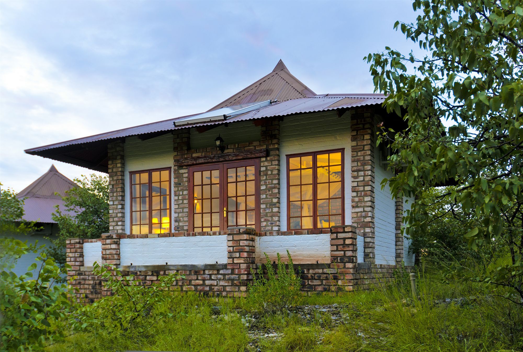 Gondwana Etosha Safari Lodge Okaukuejo Exteriör bild