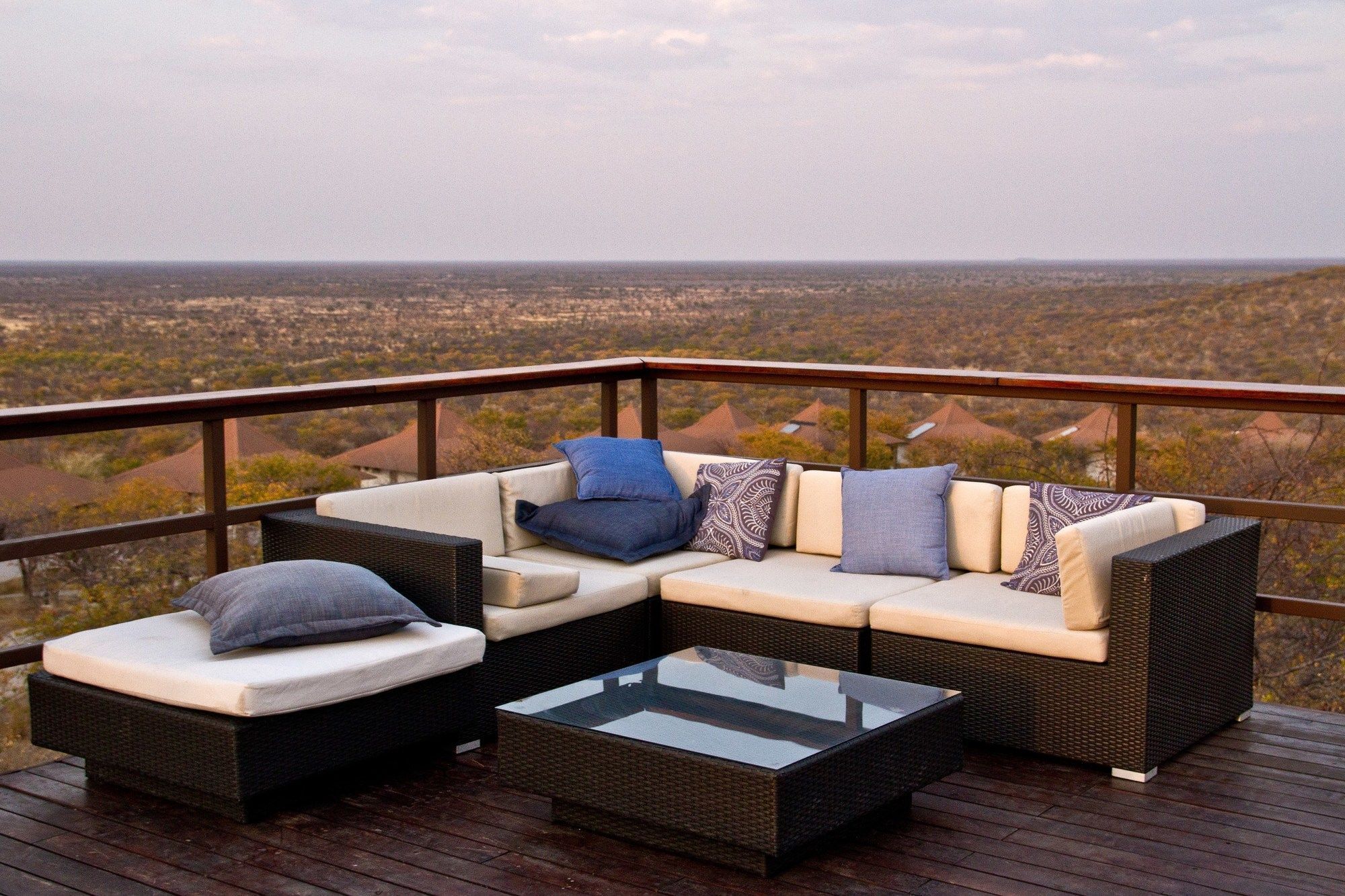 Gondwana Etosha Safari Lodge Okaukuejo Exteriör bild