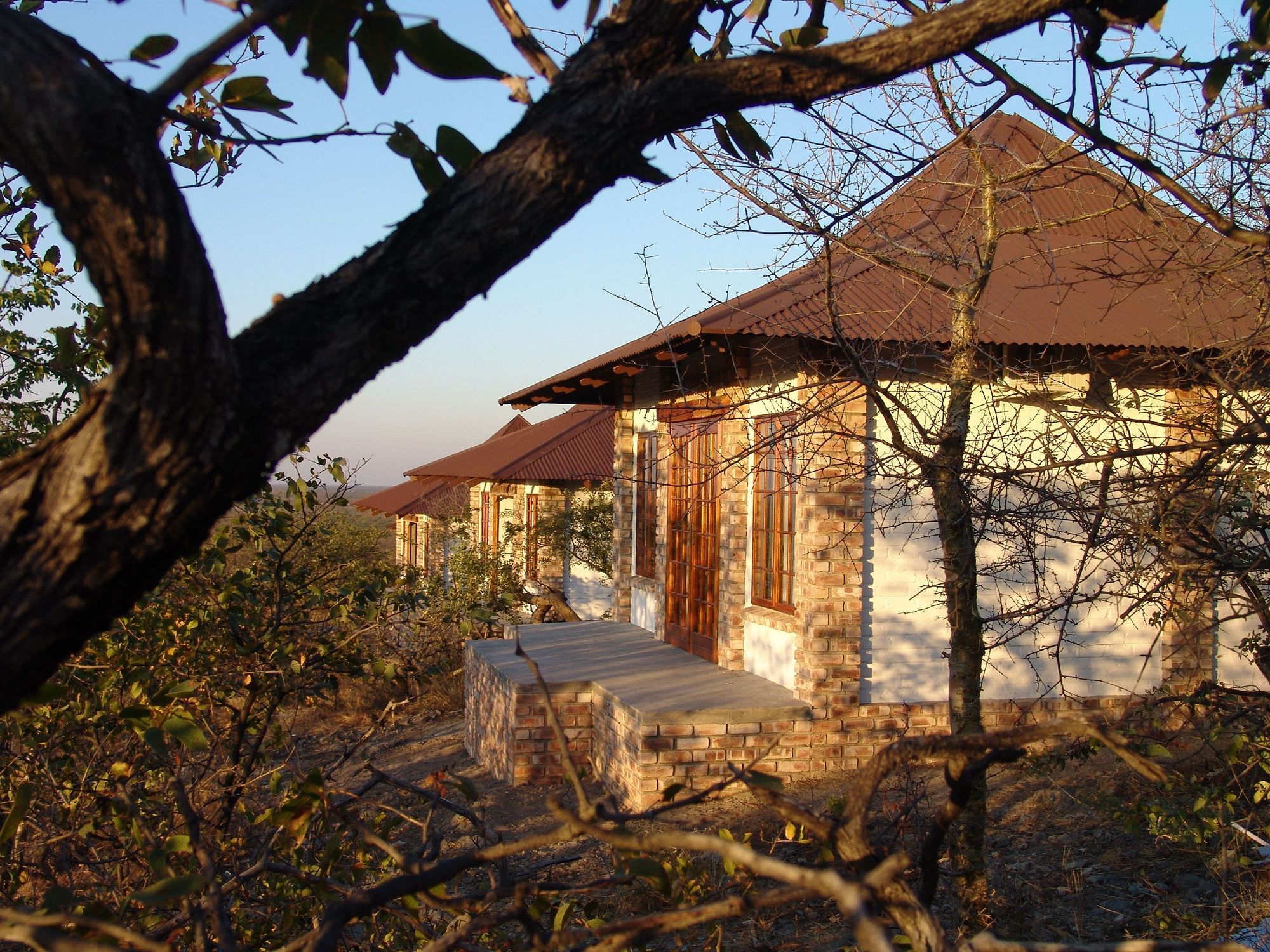 Gondwana Etosha Safari Lodge Okaukuejo Exteriör bild