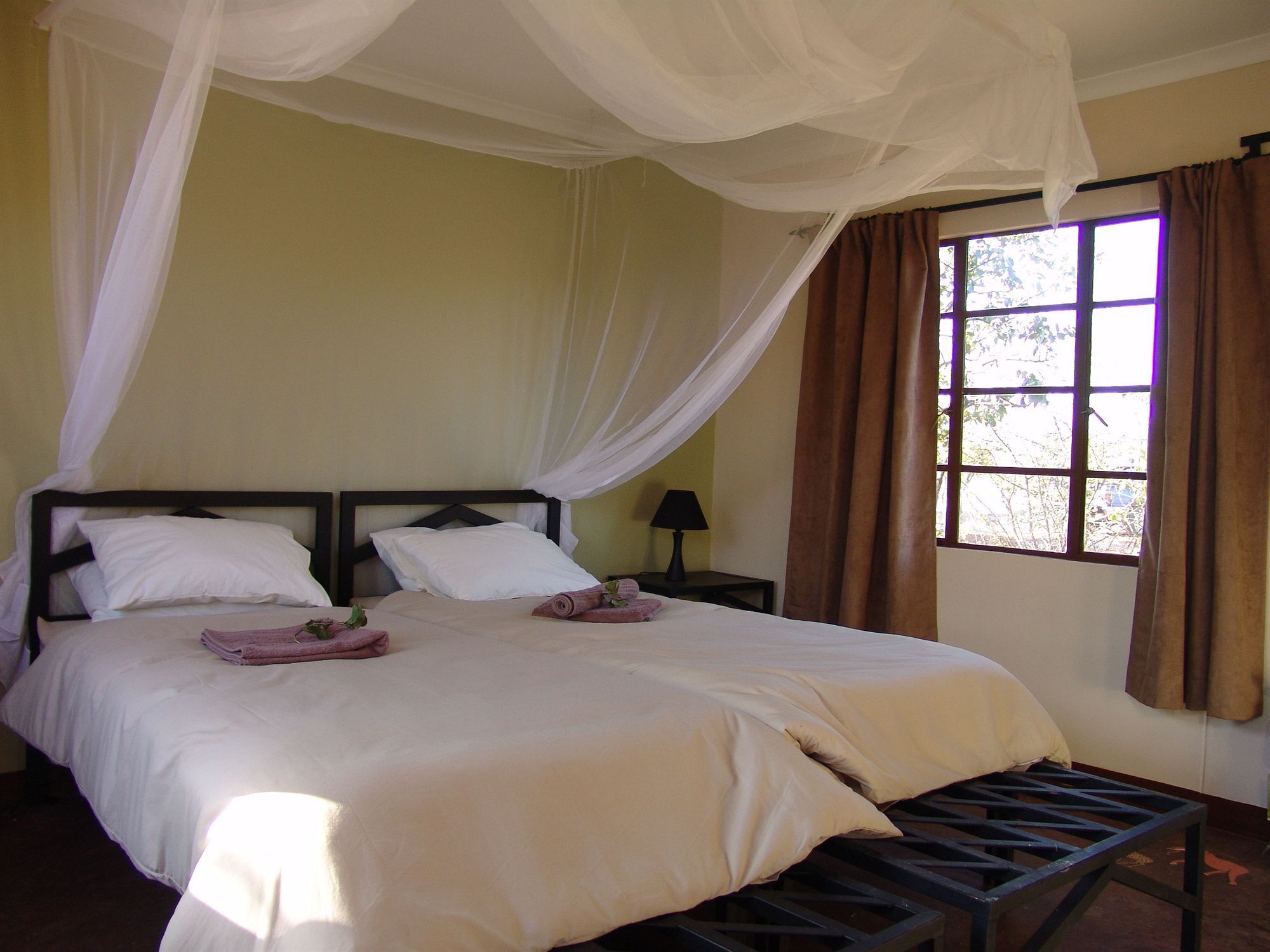 Gondwana Etosha Safari Lodge Okaukuejo Exteriör bild