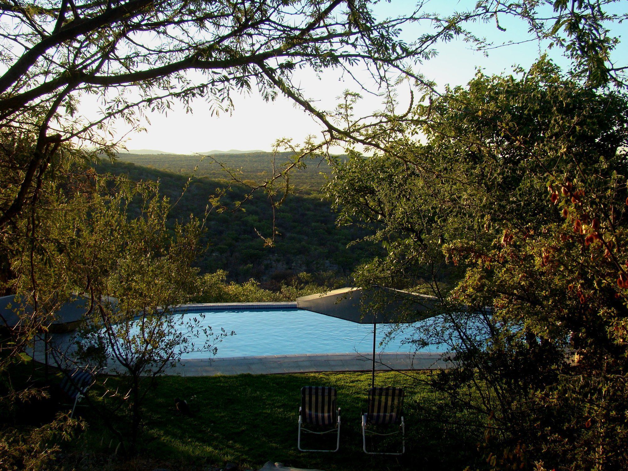 Gondwana Etosha Safari Lodge Okaukuejo Exteriör bild