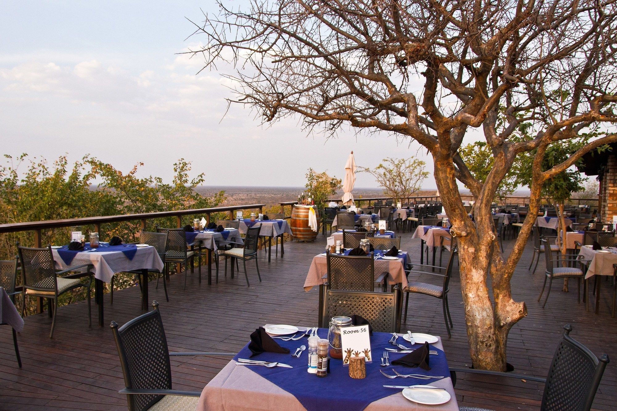 Gondwana Etosha Safari Lodge Okaukuejo Exteriör bild