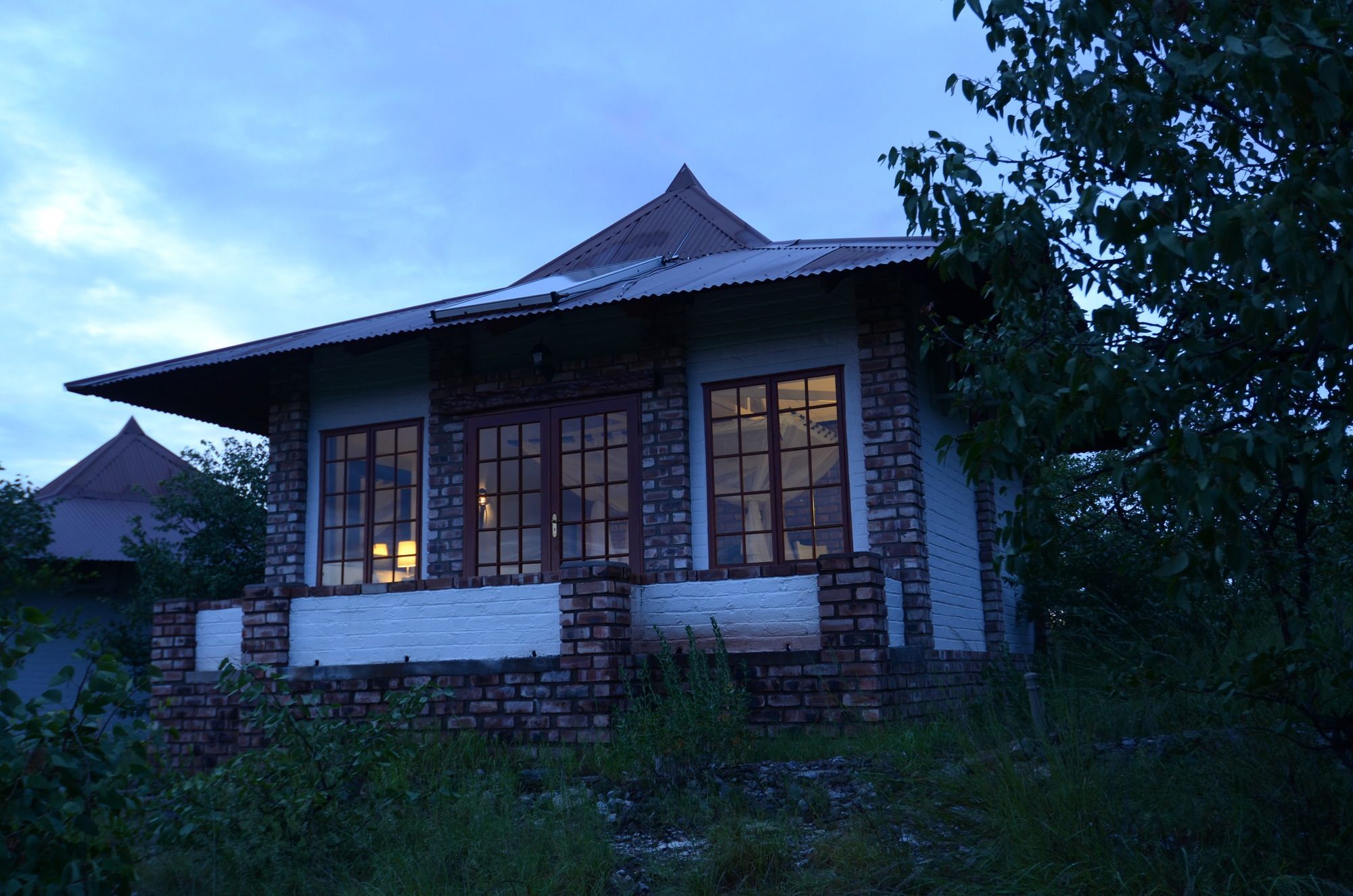 Gondwana Etosha Safari Lodge Okaukuejo Exteriör bild