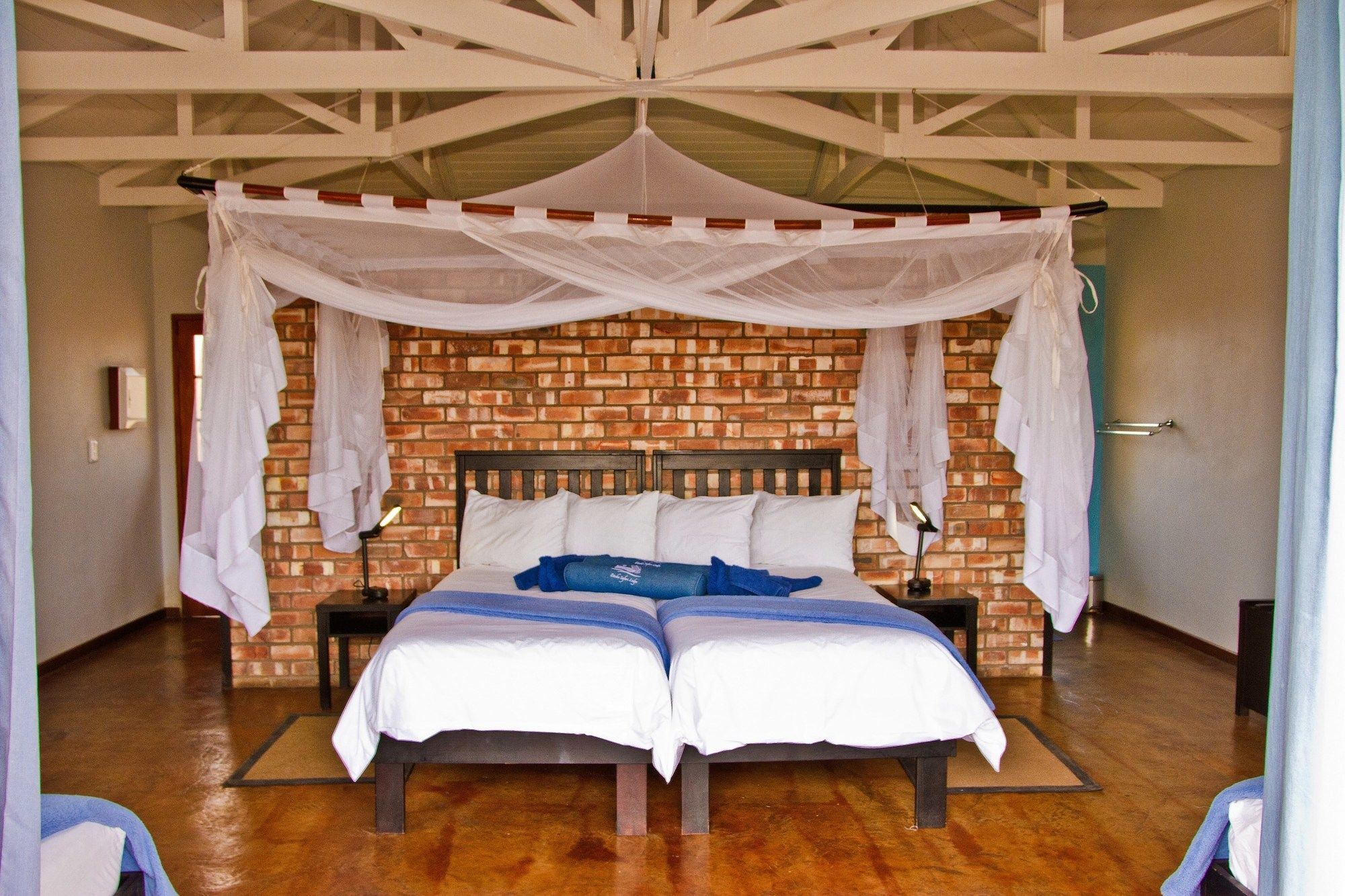 Gondwana Etosha Safari Lodge Okaukuejo Exteriör bild