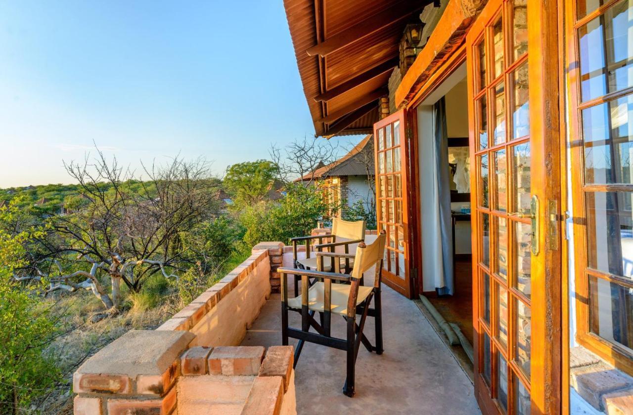 Gondwana Etosha Safari Lodge Okaukuejo Exteriör bild